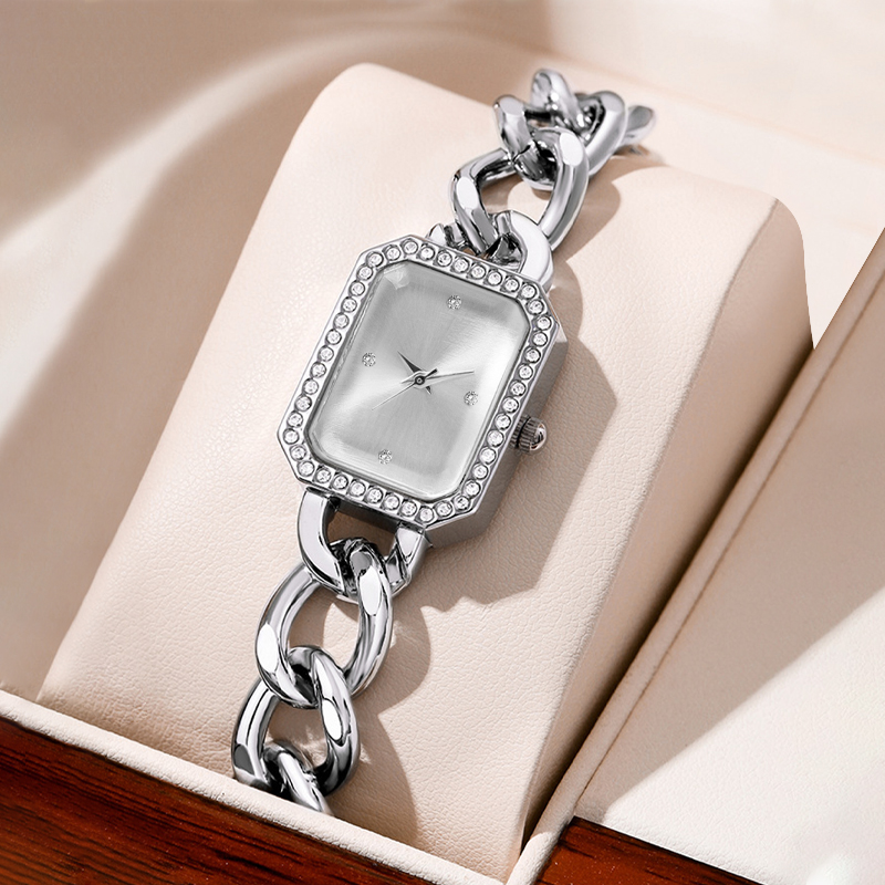 Mystery box contains 1randomco - Luxury Watch Hand 评论和价格