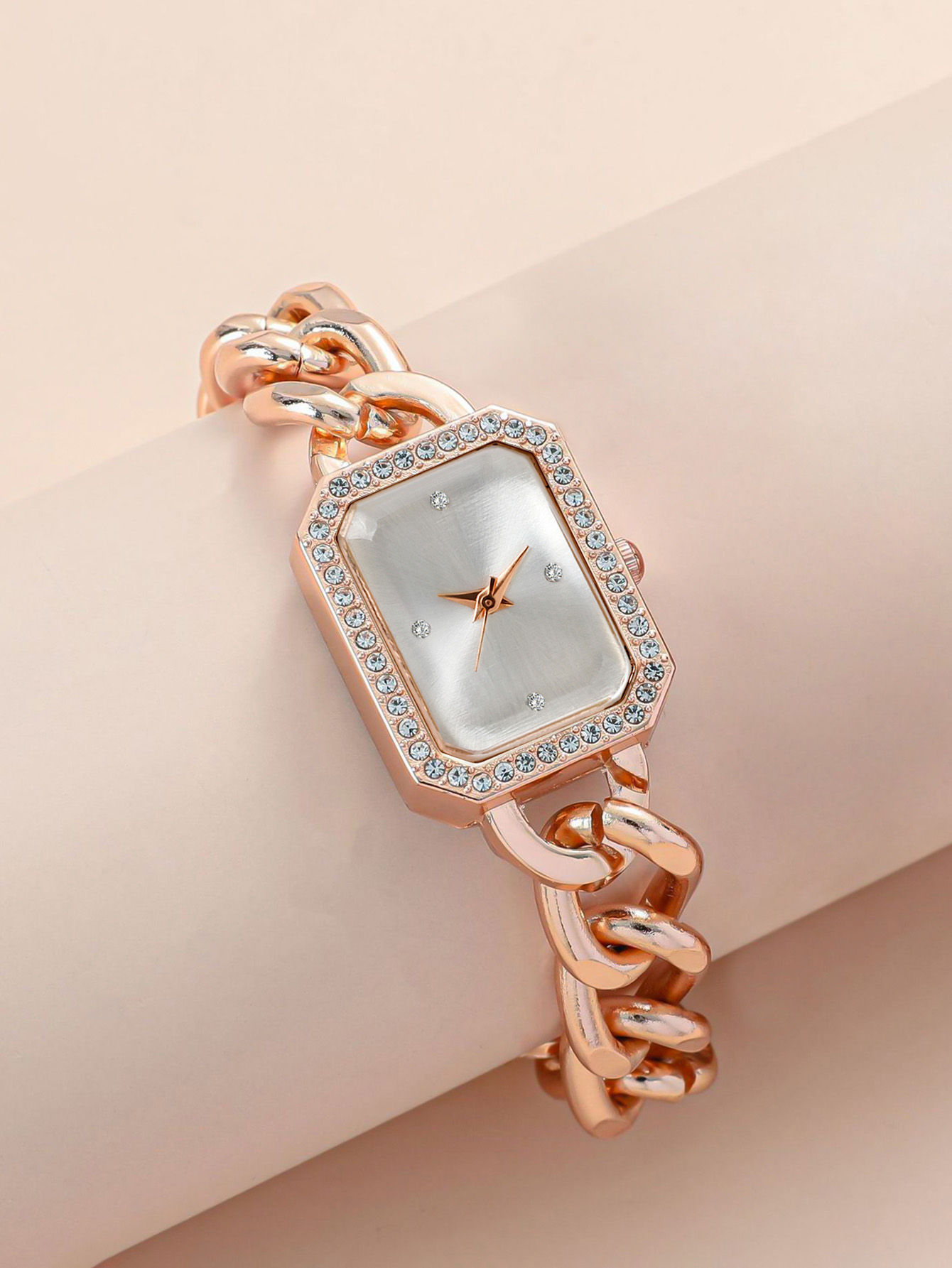 Mystery box contains 1randomco - Luxury Watch Hand 评论和价格