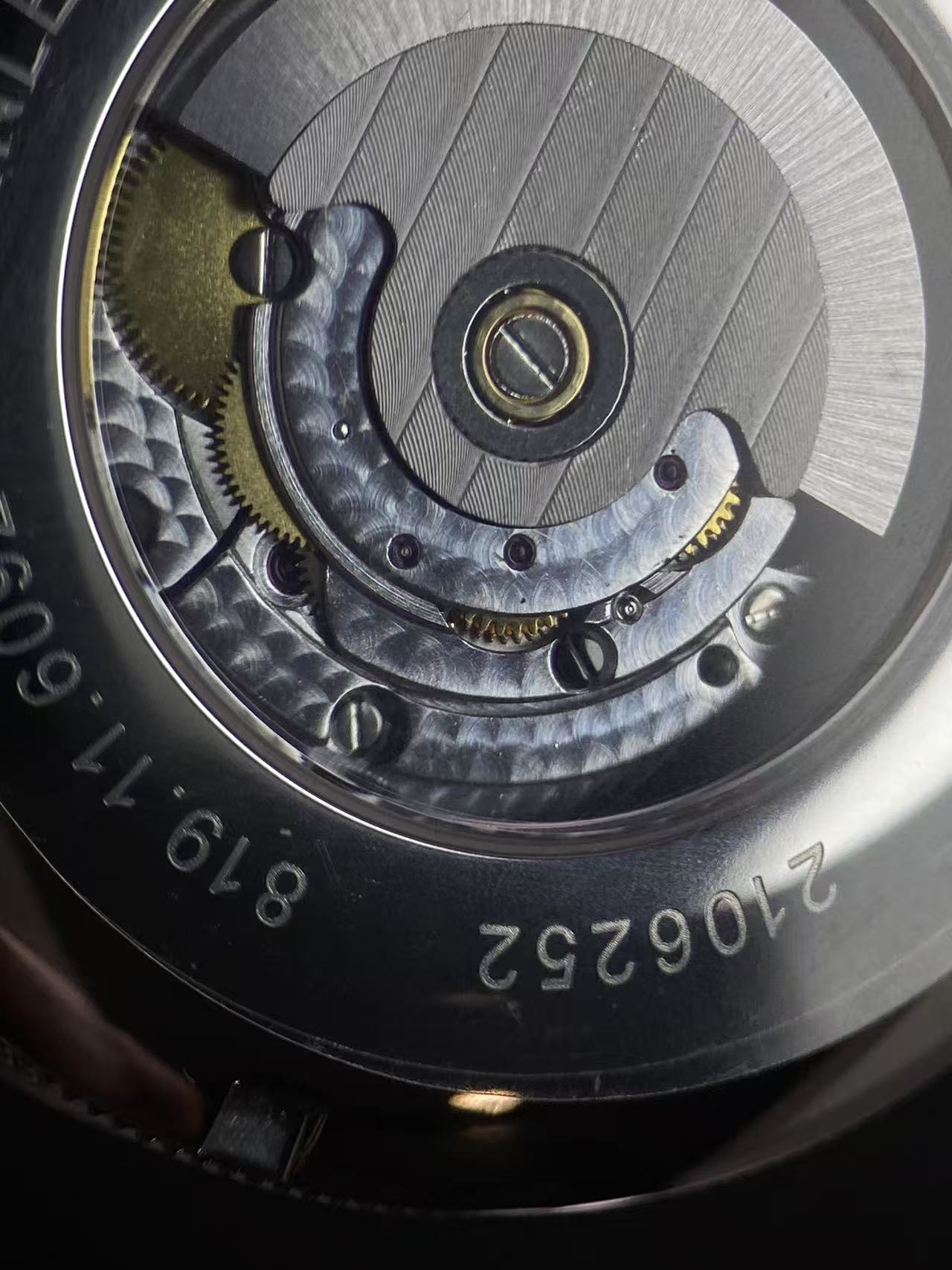Luxury Moon Phase Power Reserv - Guilloché Dial Watch 评论和价格