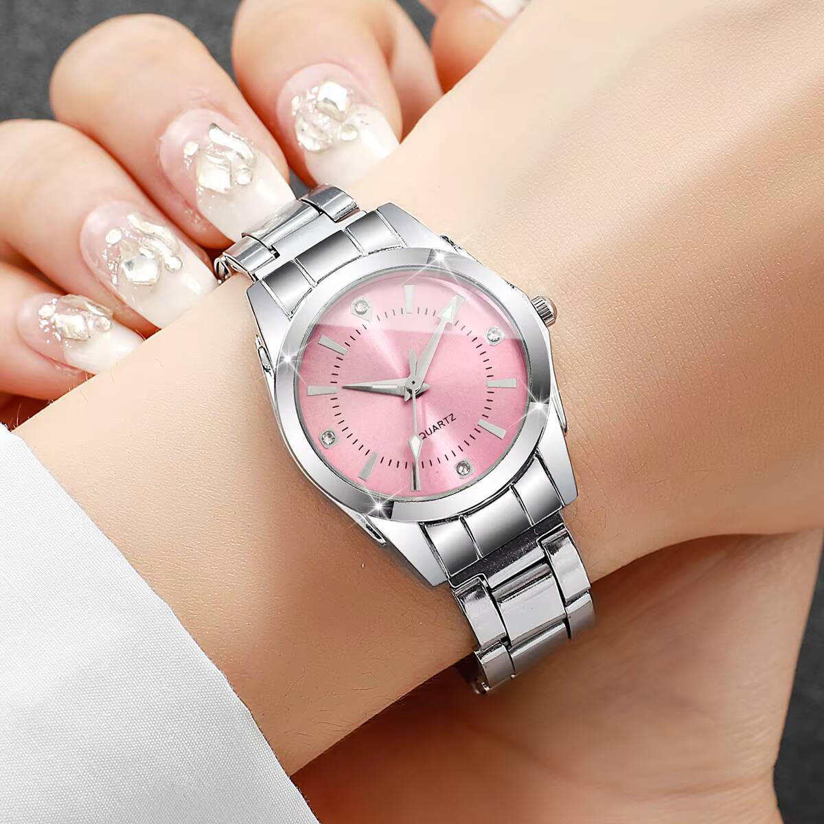 Luxury Rhinestone Women Watche - Luxury Watch Safe 评论和价格